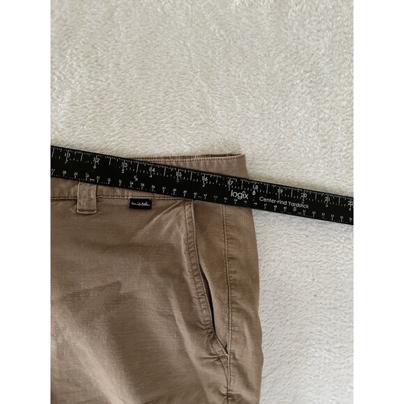 Travis Mathew Khaki Shorts Performance Golf Casual Pockets Size 34  34x10 - Picture 7 of 9